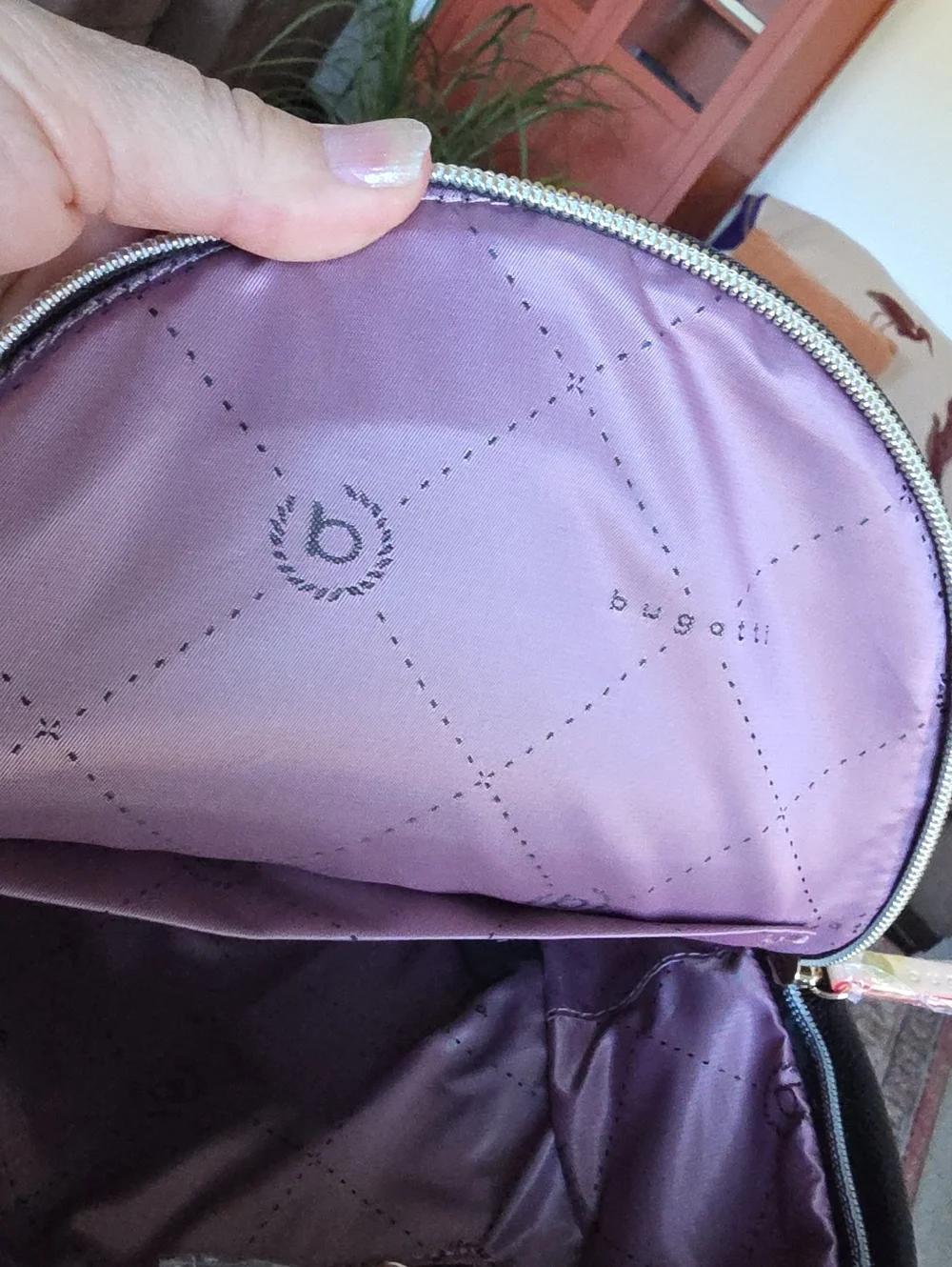 Beautiful NWOT Bugatti Black Leather Small Backpack Bag 🖤🎁♥️